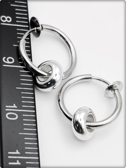 Клипсы на пружинке для имитации пирсинга ушей.