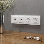 Рамка на 4 поста Favorit (белый матовый) W0041105