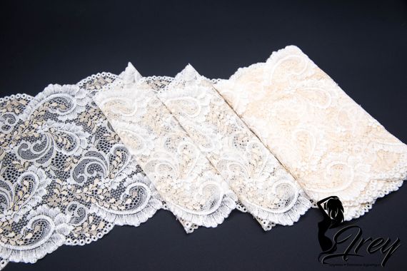 03-158 Кружево эластичное 20 см, айвори /телесный