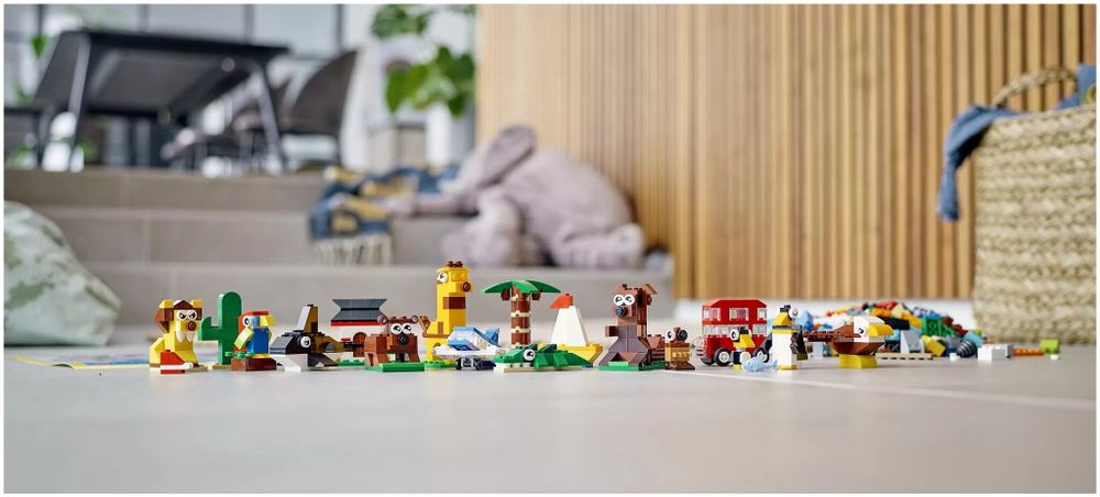 Конструктор LEGO Classic 11015 Вокруг света