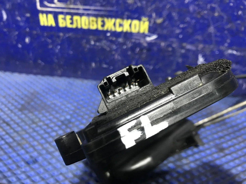 Замок двери передней левой MAZDA MAZDA6 2003