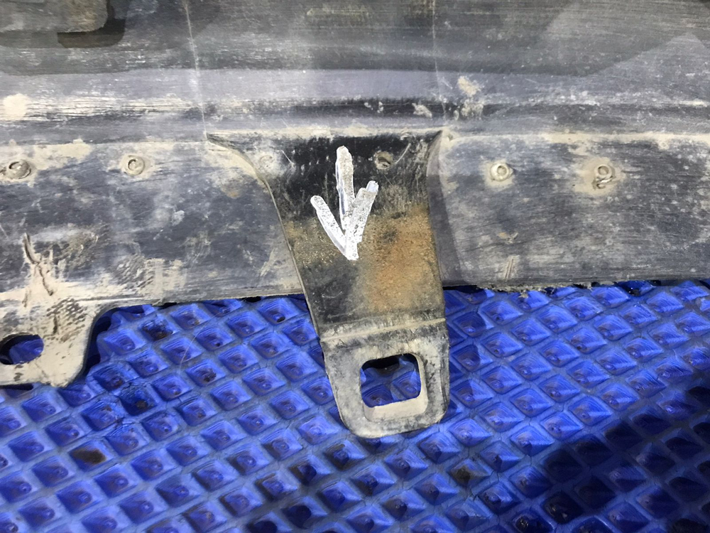 Бампер передний MITSUBISHI LIBERO 1999