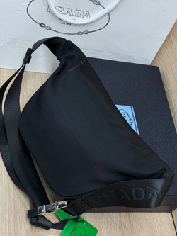Поясная сумка Prada