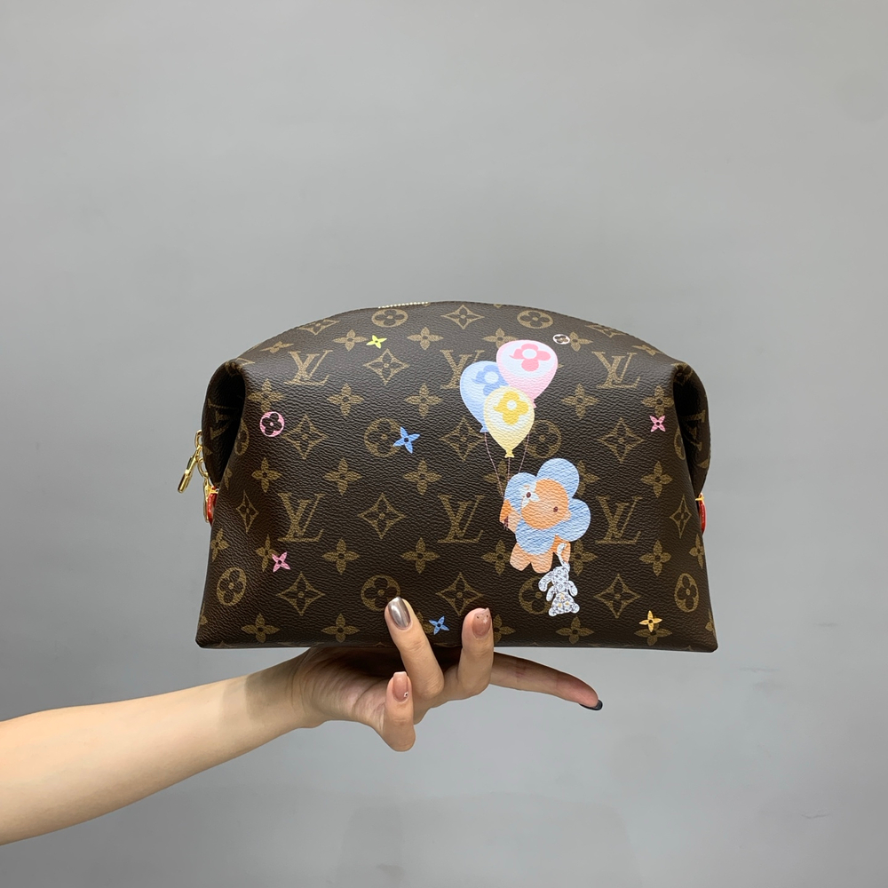 Louis Vuitton Pochette Cosmetique GM