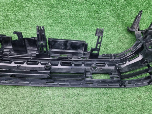 Решетка переднего бампера Land Cruiser 300 (21-нв)