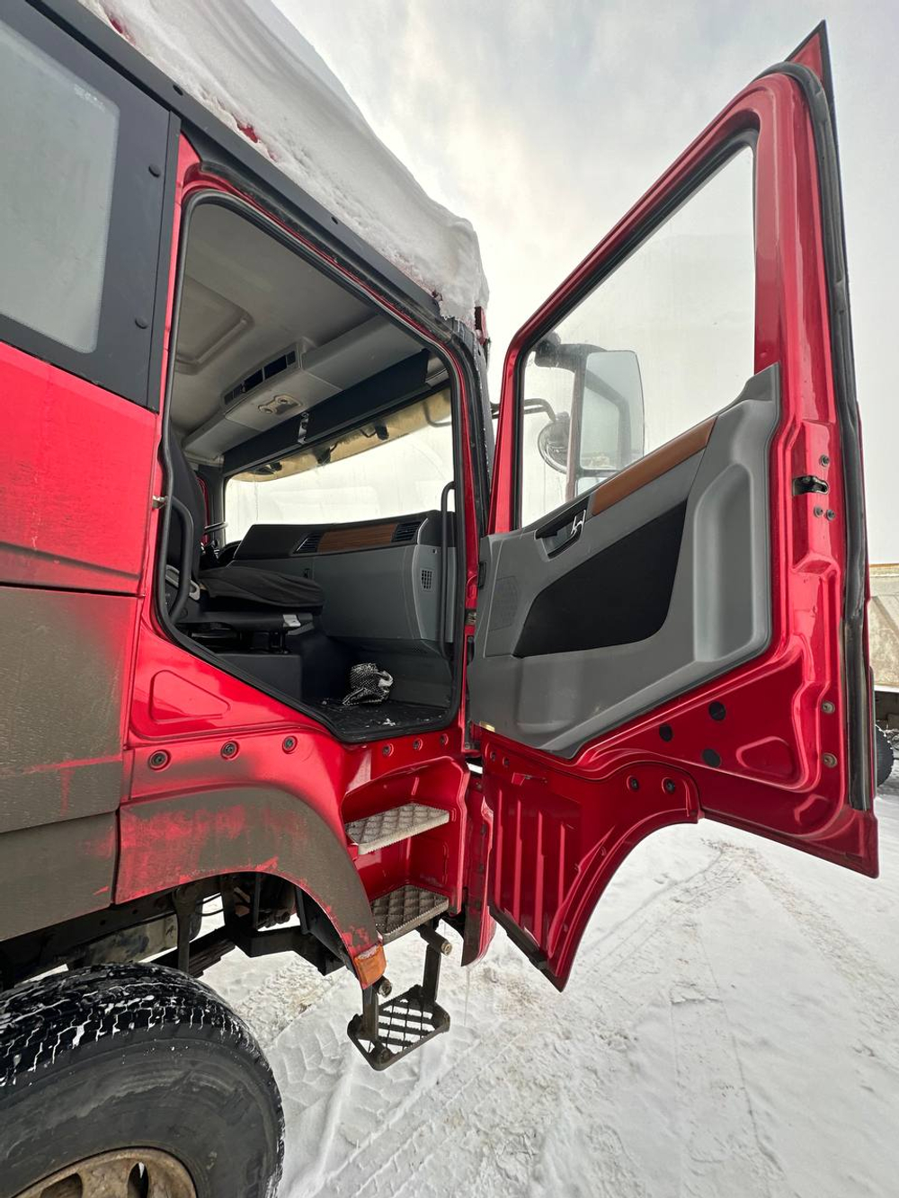 Shacman (Shaanxi) SX* 8x4 Самосвал SX331863366 (Дизельный, 12,5 л, 544 л.с., МТ)