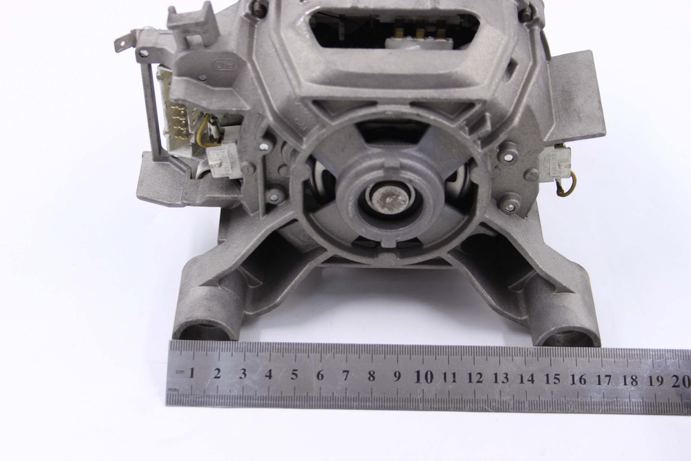 Двигатель(мотор) стиральной машины Bosch Siemens, 9000040213,00145546,9000040214,142369 (6 контактов)