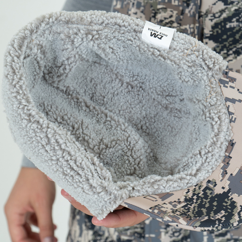 Шапка с козырьком KUNASHIR GR