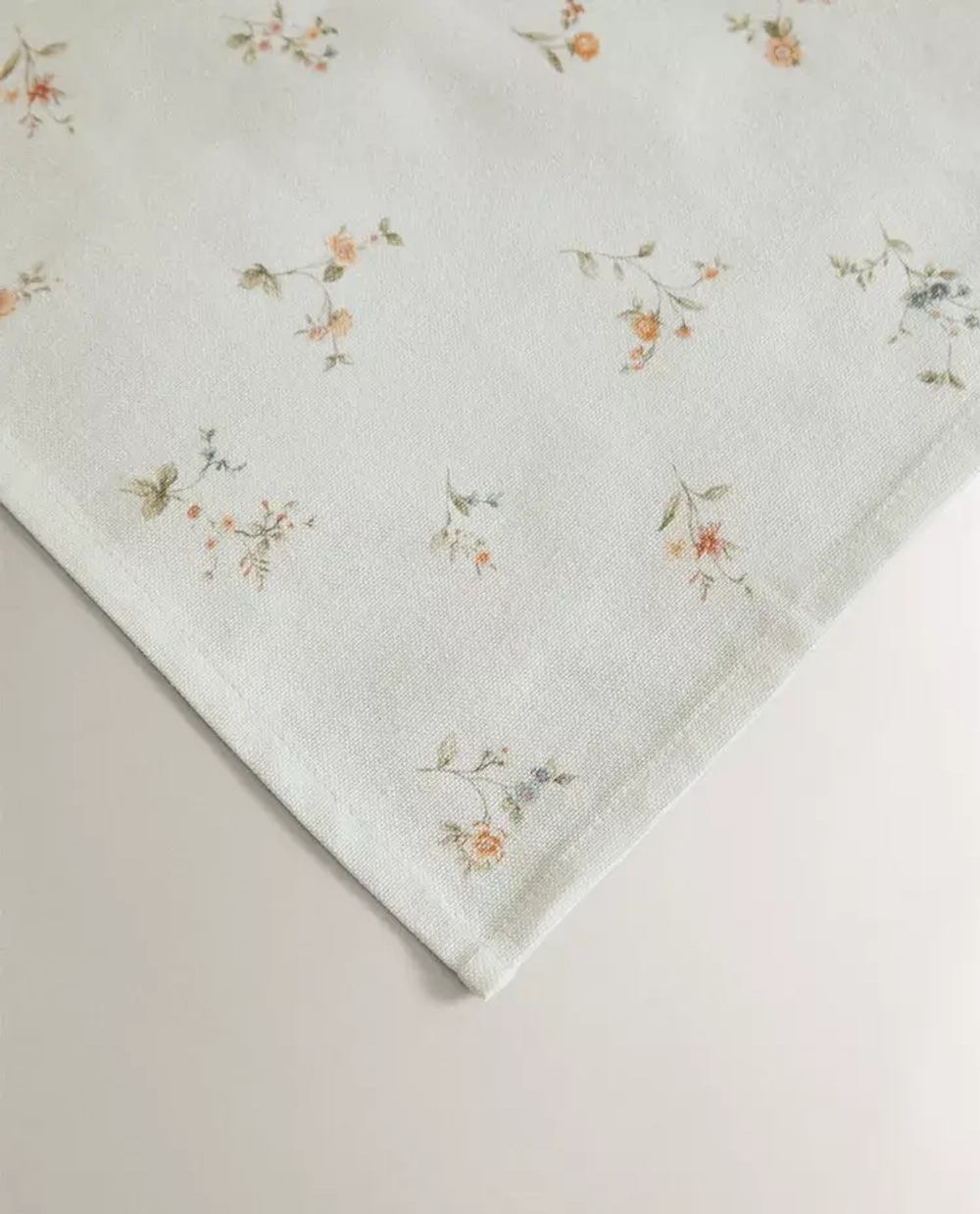 ZARA HOME САЛФЕТКА С МЕЛКИМ ЦВЕТОЧНЫМ ПРИНТОМ (НАБОР ИЗ 2 ШТ.), ЭКРЮ