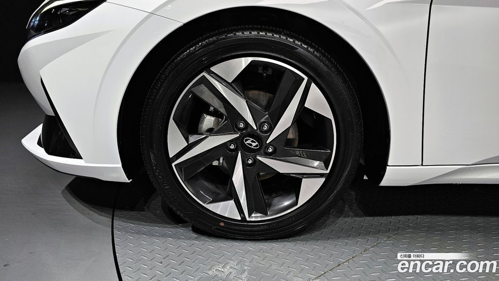 Hyundai Avante (CN7) 1.6 (02.2021)