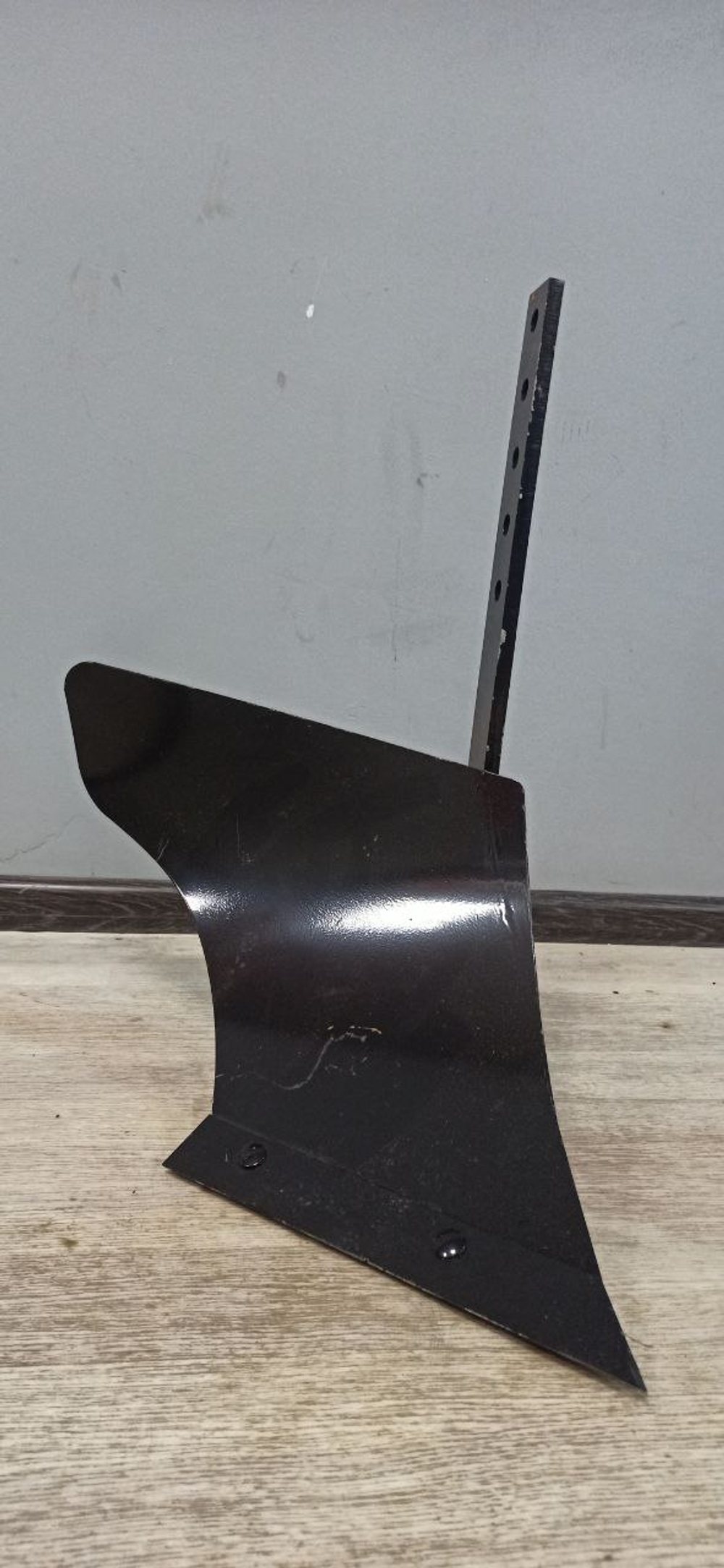 Плуг FORZA средний, стойка 10*500 мм. ширина захвата 200 мм. без сцепки