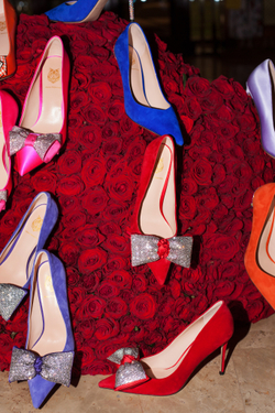 Женские кожаные туфли красные с бантиком