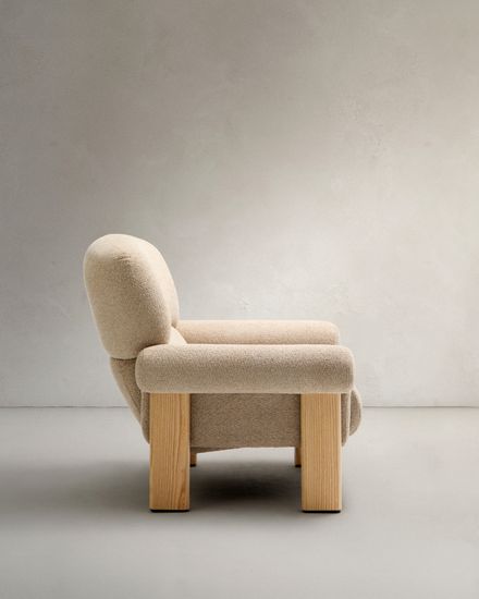 Кресло Cabana из бежевого шенилла с ножками в натуральной отделке Испания Lа Forma