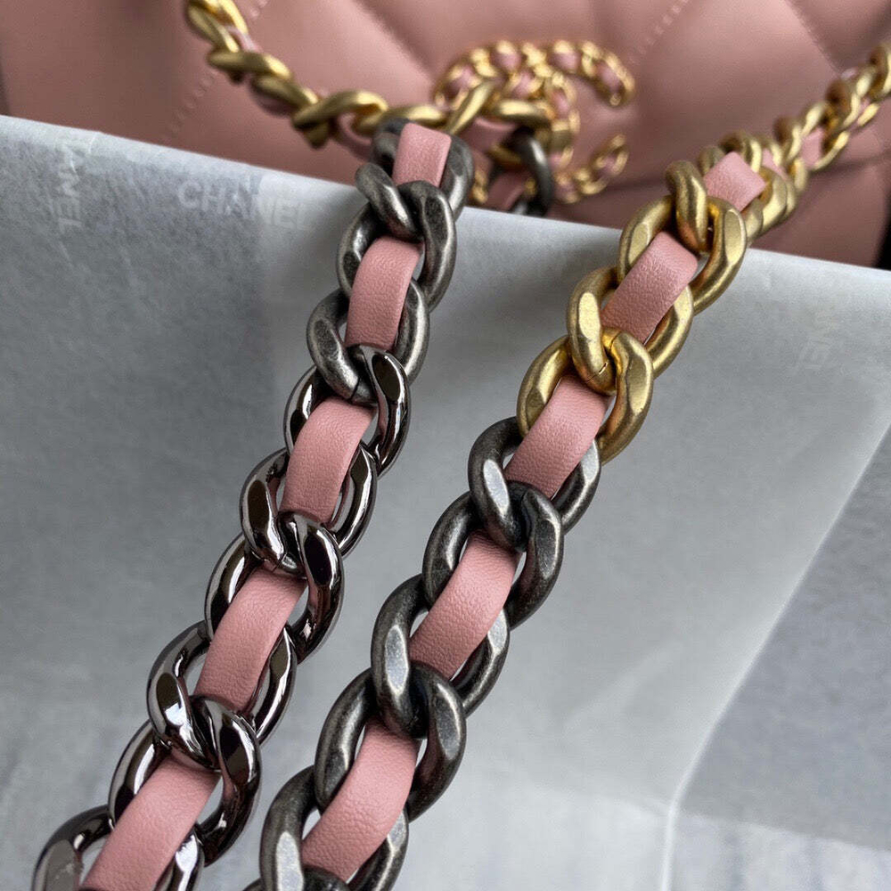 Chanel 19 26 cm