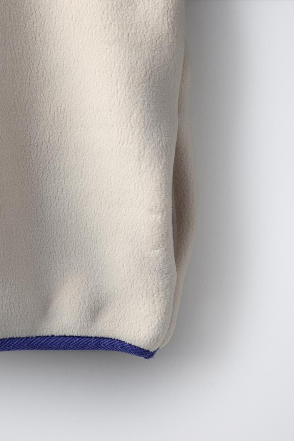 ZARA ТОЛСТОВКА ИЗ ПОЛАРФЛИСА В СТИЛЕ КОЛОР-БЛОК С НАШИВКОЙ, ЗЕЛЕНЫЙ