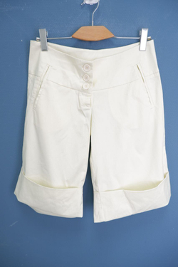Шорты Kira Plastinina светлые 46 размер