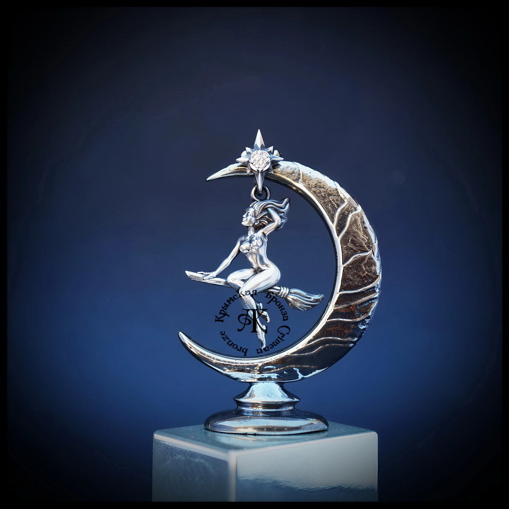 Кулон - подвеска "Ведьмочка" с подставкой