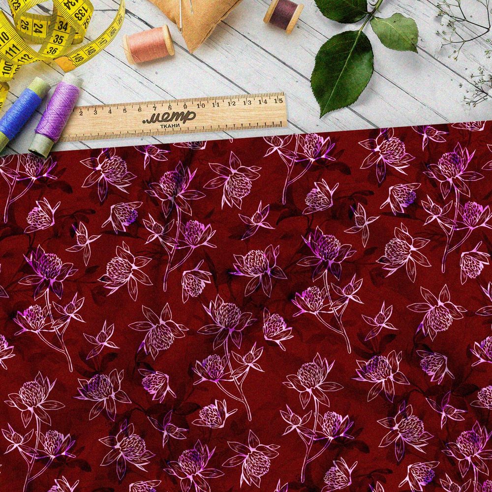 Ткань шифон эскиз белого клевера на бордовом фоне