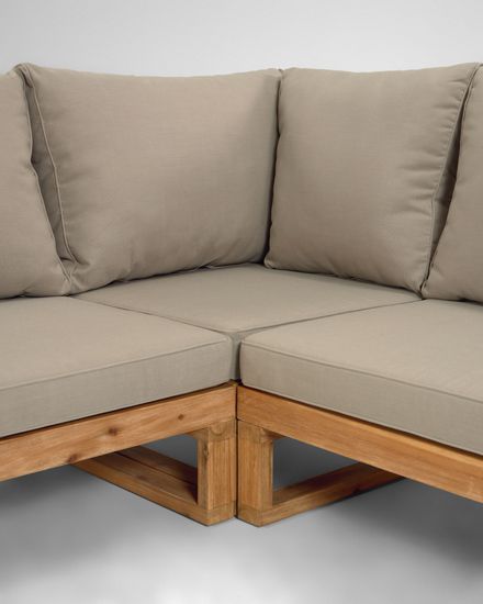 Flaviina Угловой 5-местный диван со столиком из дерева акации La Forma Испания