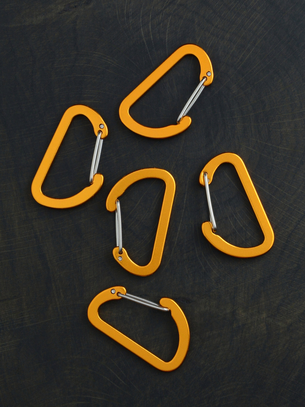 В АССОРТИМЕНТЕ 5 карабинов вспомогательных до 8 кг алюминий 40х25 мм