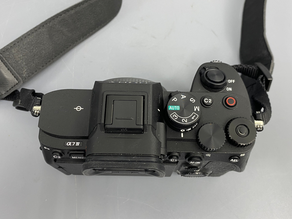 Новая Sony A7 Mark IV Body 10 кадров