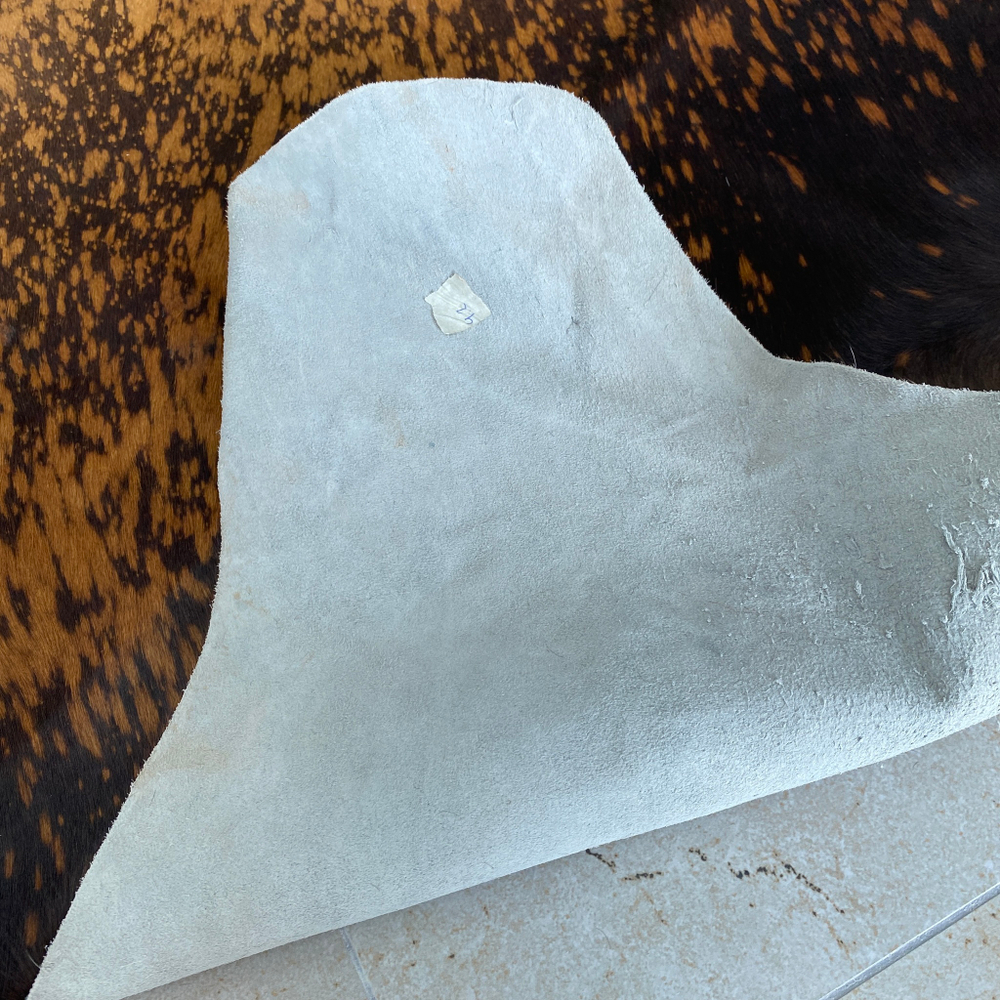 Коровья шкура на пол натуральная. 200 х 180 см