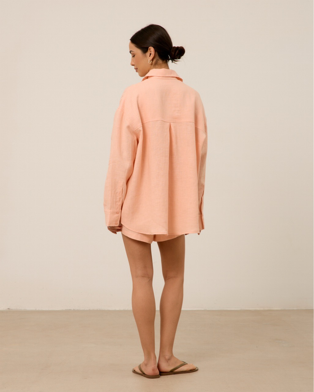 Рубашка 07, из 100% льна, персиковая