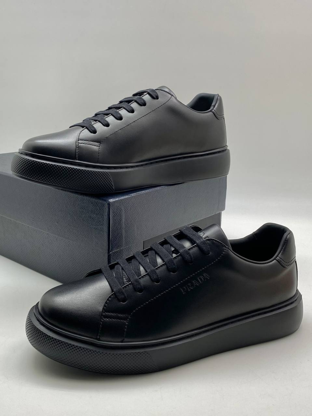 Кроссовки Prada