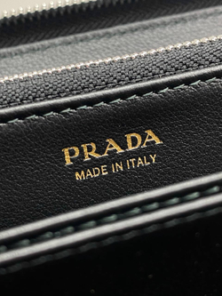 Кошелёк Prada