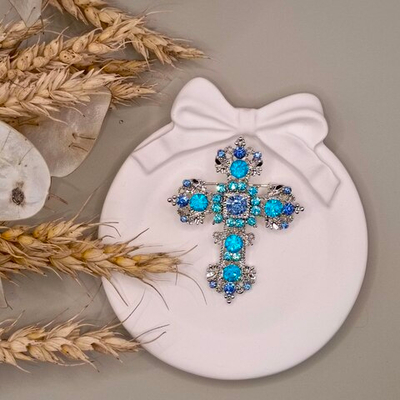 Брошь "Крест" со стразами.