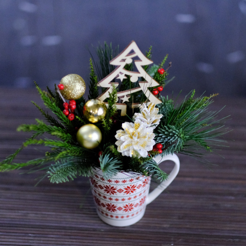 Купить Композиция новогодняя #351 с еловыми ветками в кружке