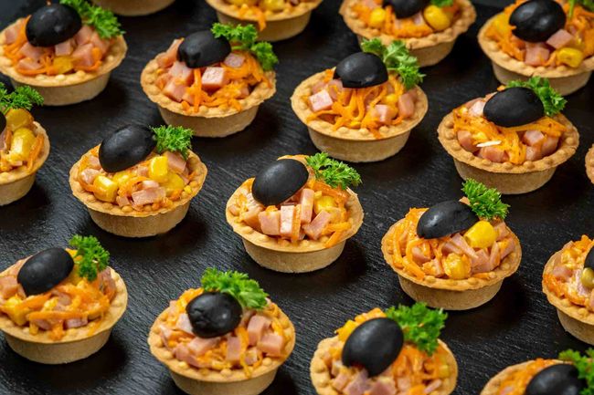 Тарталетка с ветчиной и морковью по-корейски, 20 шт.