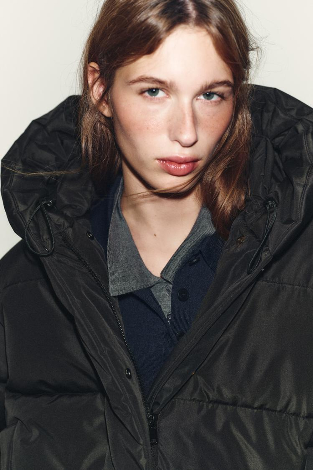 ZARA КОРОТКИЙ АНОРАК С КАПЮШОНОМ WATER REPELLENT WINDPROOF, ЧЕРНЫЙ