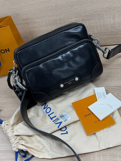 Сумка-мессенджер Louis Vuitton