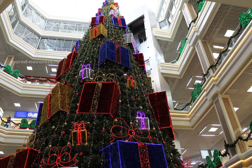 Светодиодная игрушка на елку «Подарок»