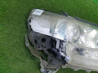 Битая Фара правая Toyota Land Cruiser 200 (2015-2021) LED