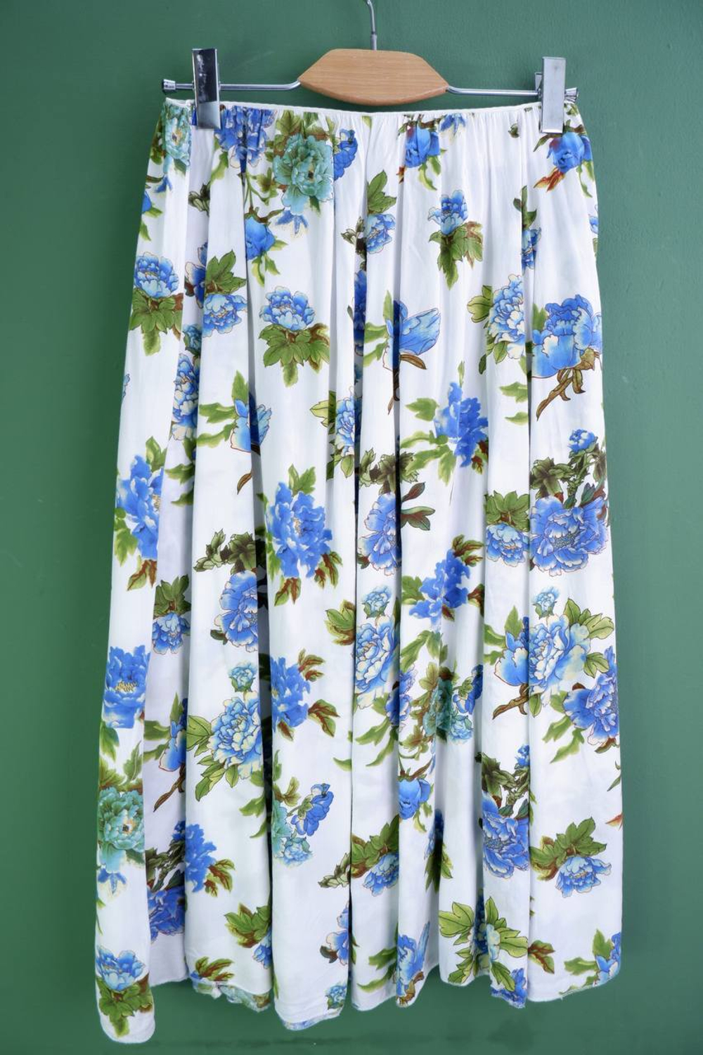 Юбка длины миди, визуально на 50/52 размер