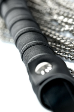 Флоггер из цепочек Theatre - 53,5 см. (Цвет: серебристый с черным)