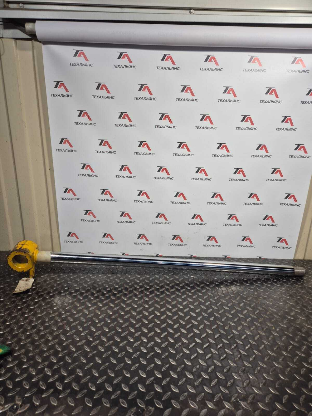 Шток гидроцилиндра 590/40526 JCB3CX оригинал