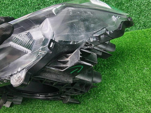Фара левая Toyota Rav 4 CA40 (2015-2019) LED