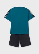 футболка с шортами