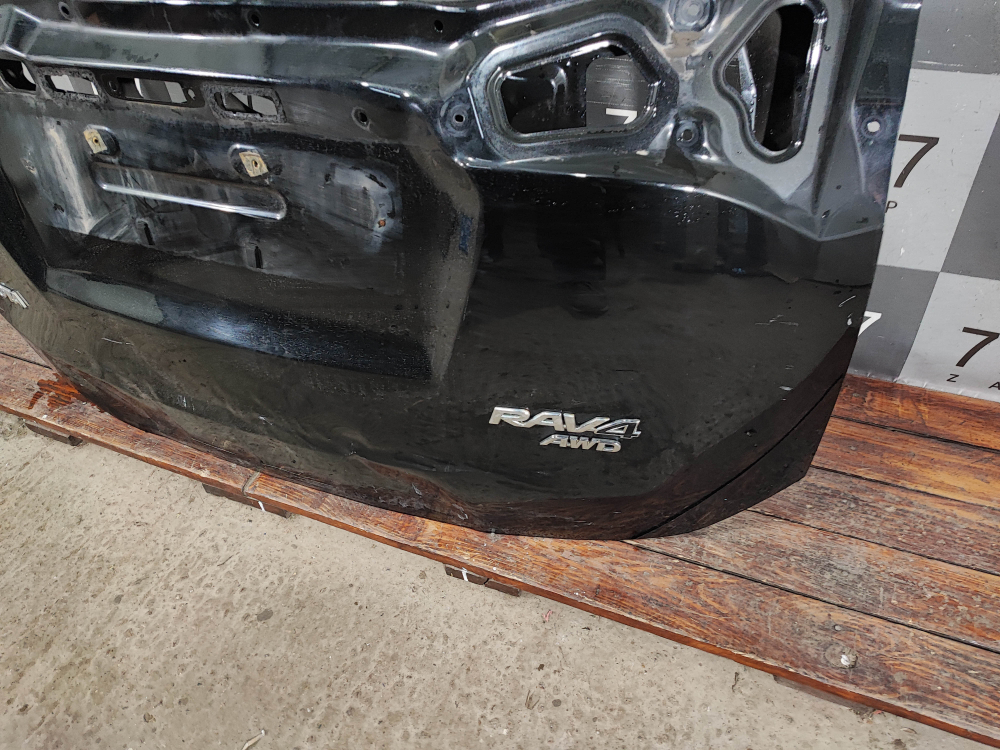 Крышка багажника Toyota RAV4 IV (XA40) 12-15 Б/У Оригинал 6700542460