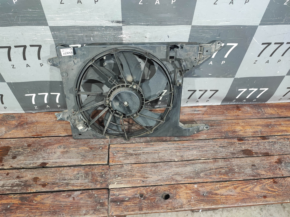 Диффузор с вентилятором Renault Logan 1, Sandero 1 04-16 Б/У Оригинал 214815057R