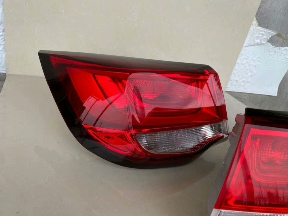 Задние фонари (левый и правый) Chevrolet Malibu оригинал,