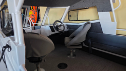 Лодка Беркут L-HT Open. В наличии. Цвет Черный низ - серый верх