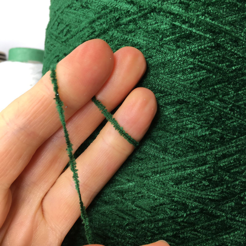 VELUTTO - E. Miroglio; 45% вискоза, 55% акрил фибра; 600м/100гр; велюр; col.Y65, цвет: зелёный лесной