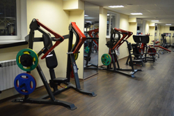 Impulse SL7001 жим от груди с независимыми рычагами, профессиональный тренажер