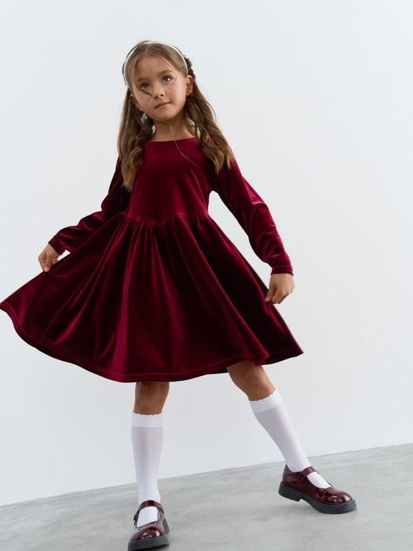 Платье бархатное с фонариками 