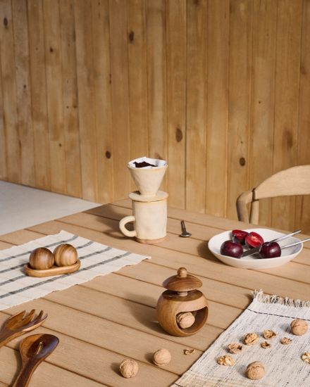 Орехокол Nukha из древесины акации