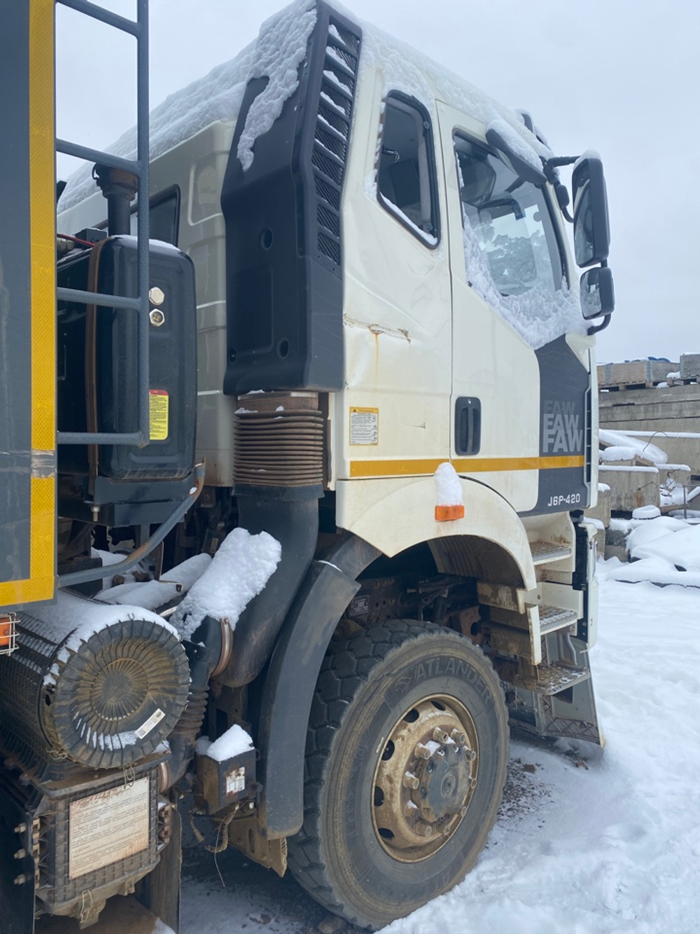 FAW J6 6x6 Самосвал CA3250P66K24L1TE5 (Дизельный, 11,1 л, 420 л.с., МТ)